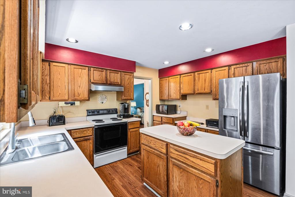 7 Fieldstone Ct