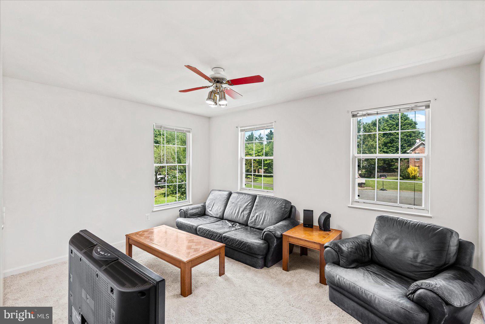7 Fieldstone Ct