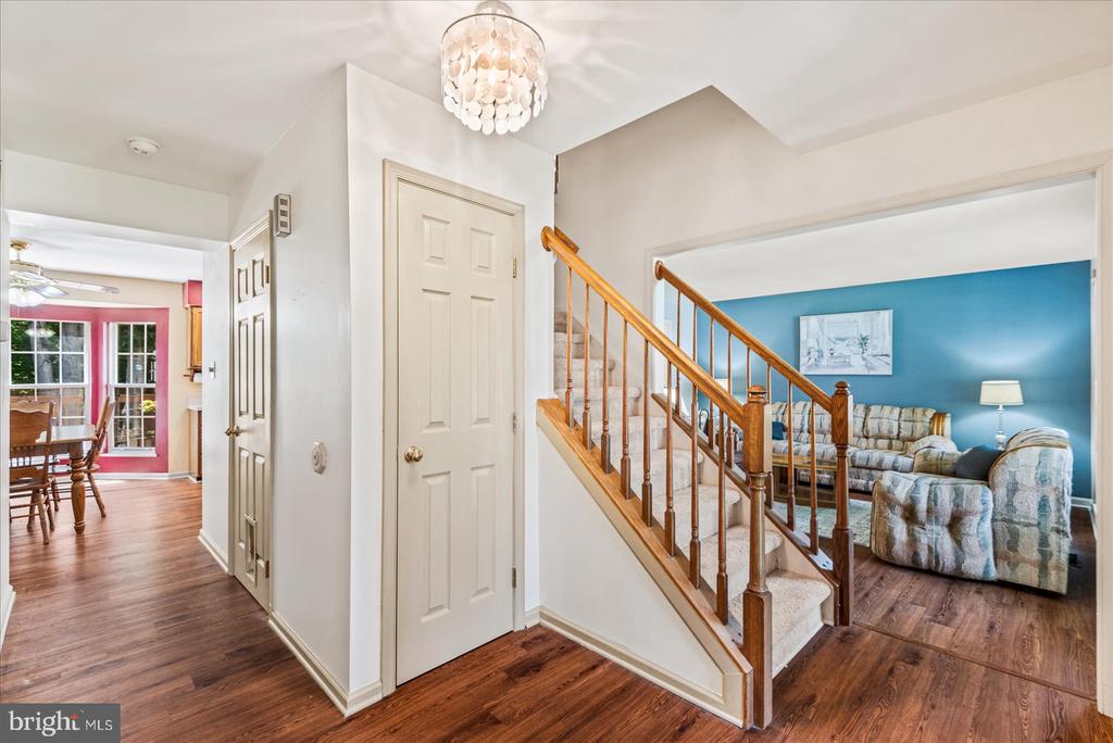 7 Fieldstone Ct