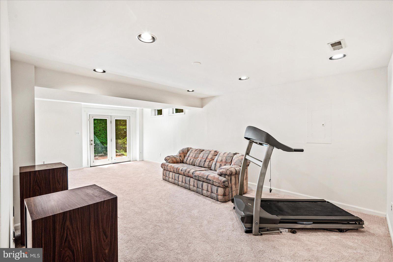 7 Fieldstone Ct