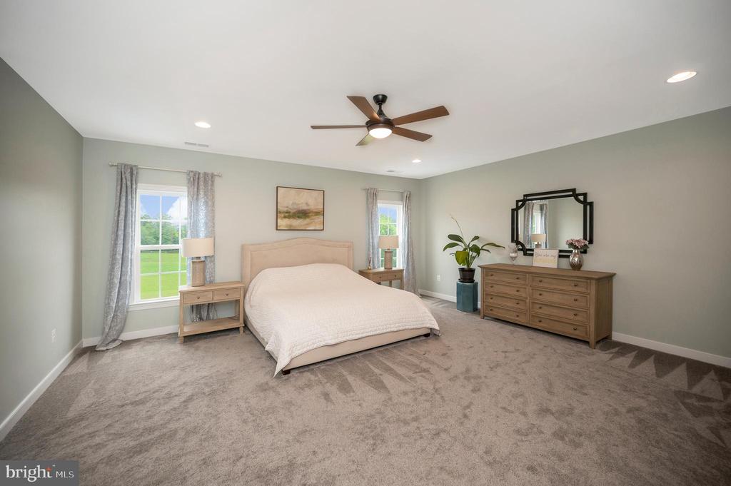 1020 Fila Ct