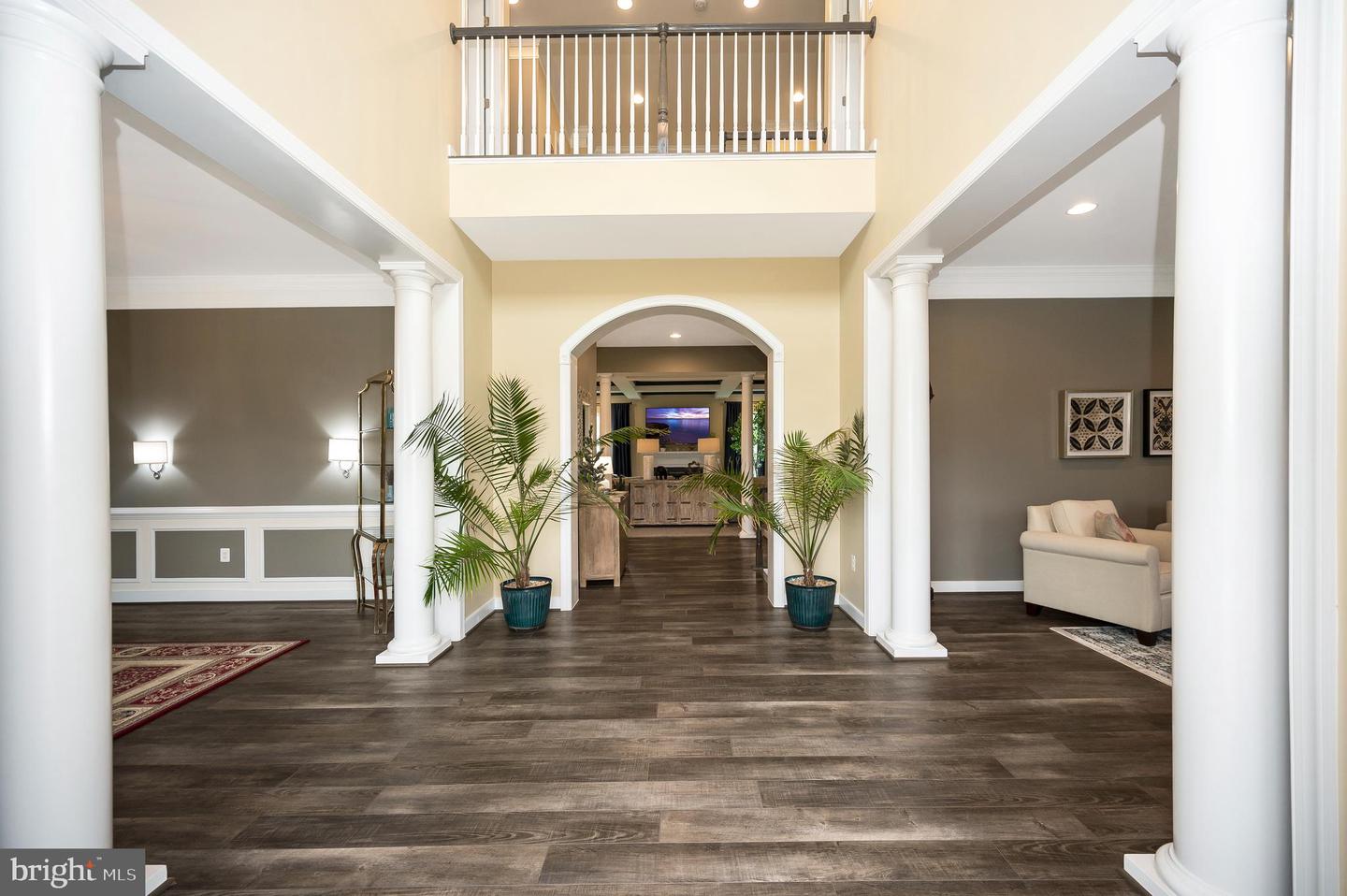 1020 Fila Ct