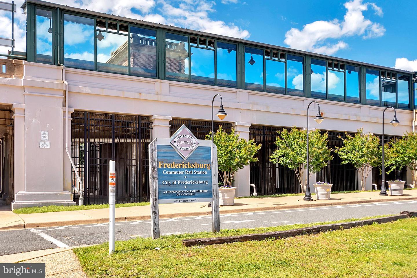 411 Pratt St
