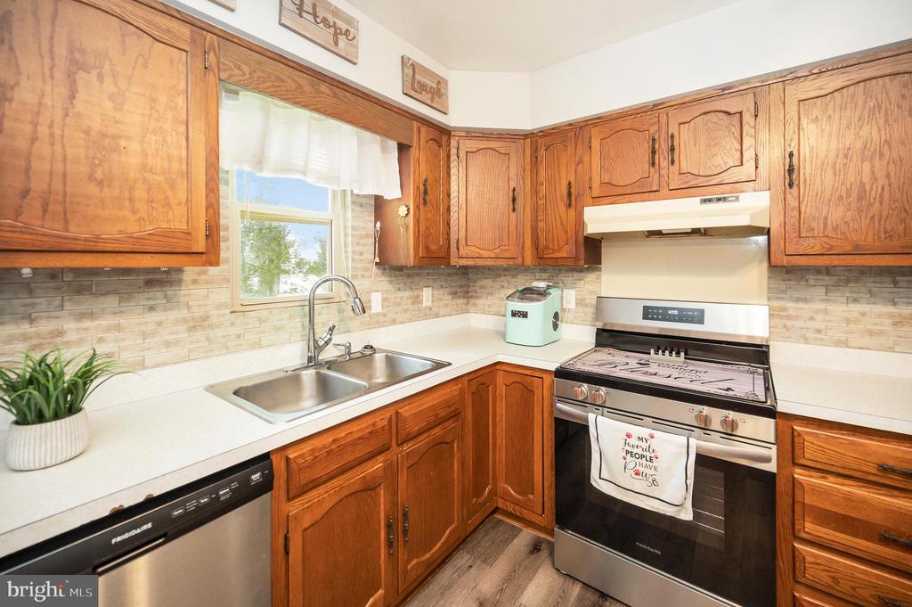 109 Joshua Rd