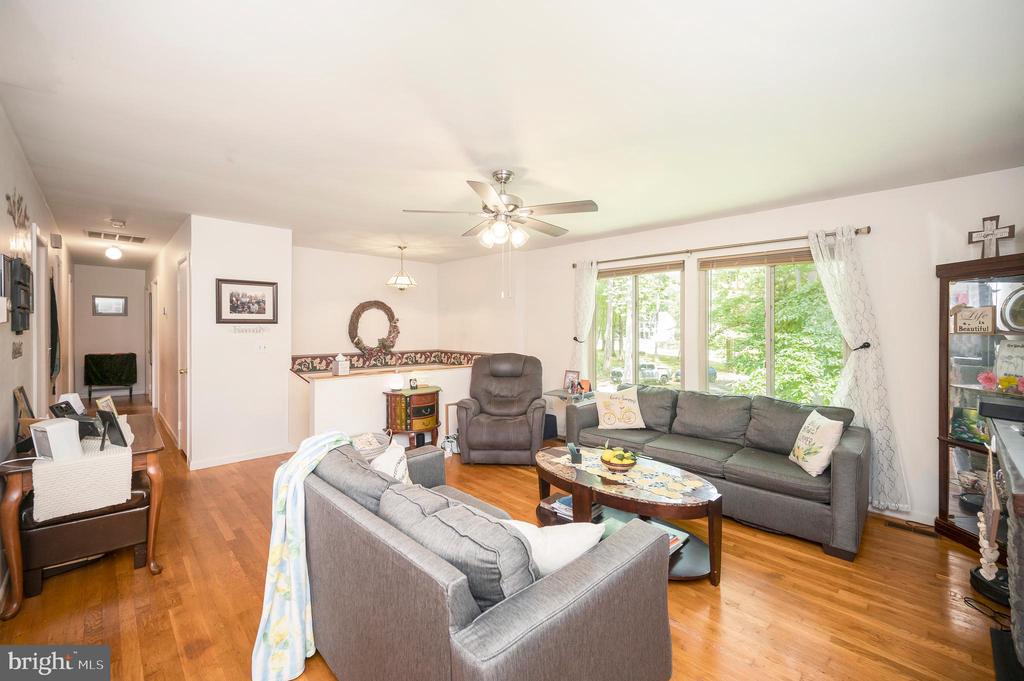 109 Joshua Rd