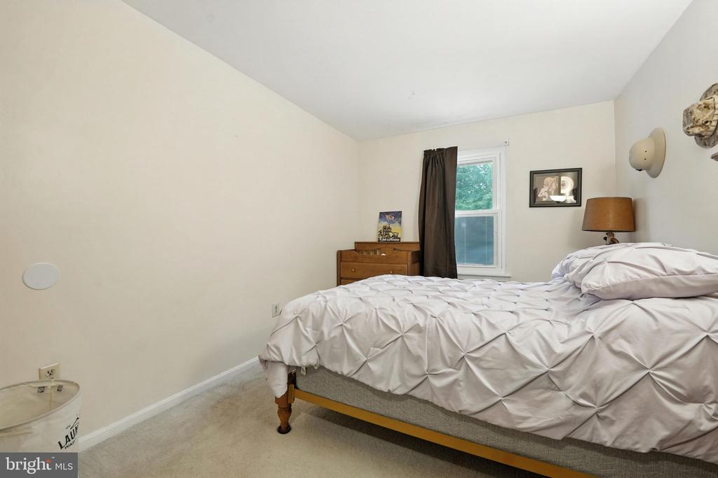 110 Matthew Ct
