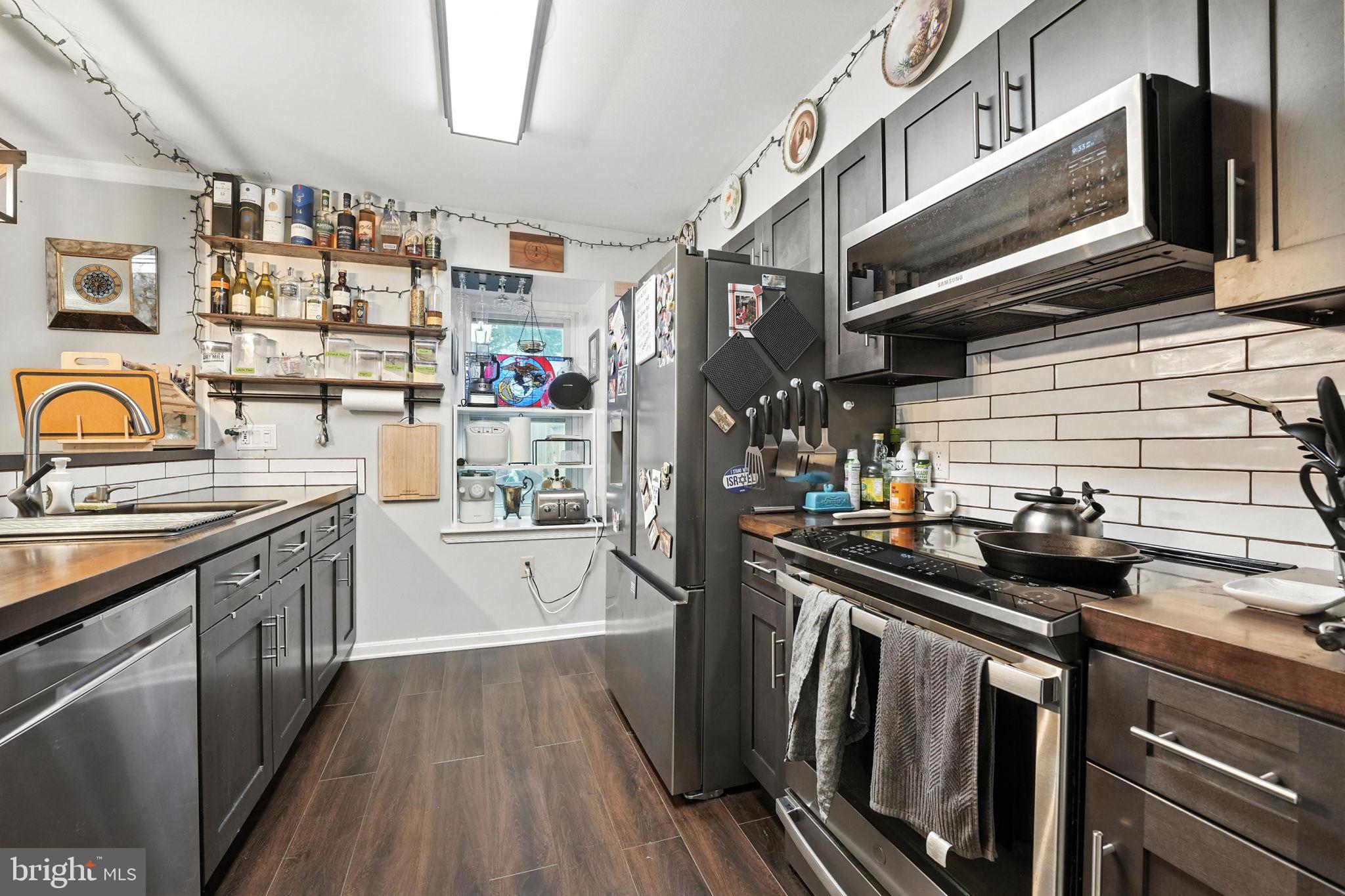 110 Matthew Ct