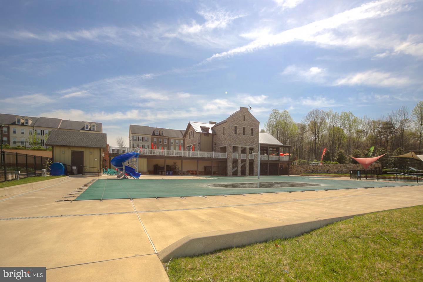 401 Daylily Ln