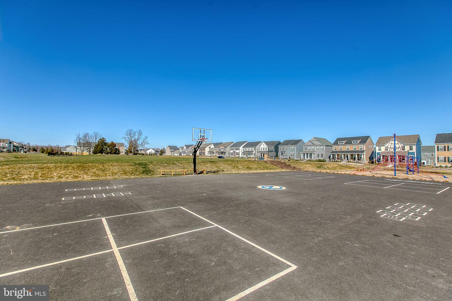 401 Daylily Ln