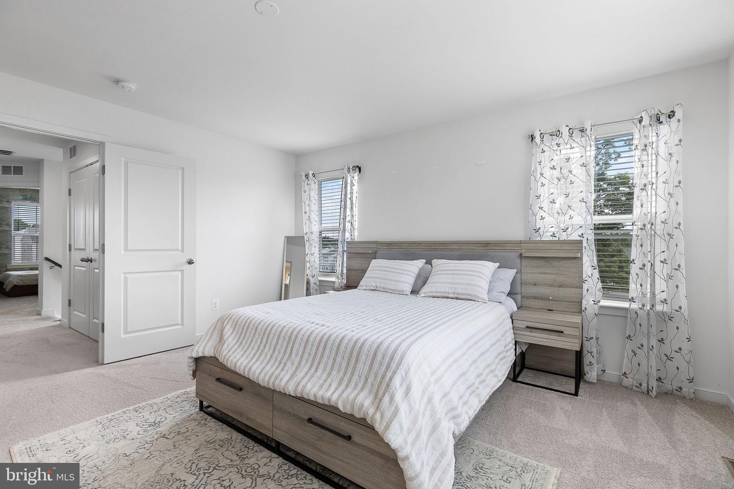 401 Snowberry Ln