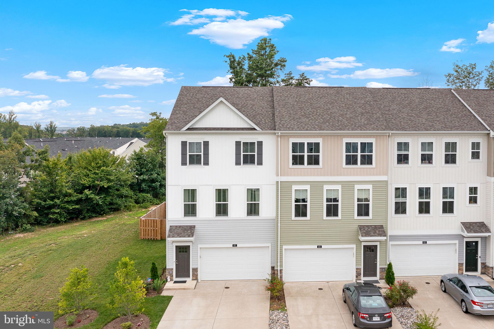 401 Snowberry Ln