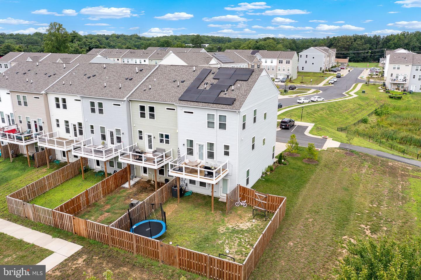 401 Snowberry Ln