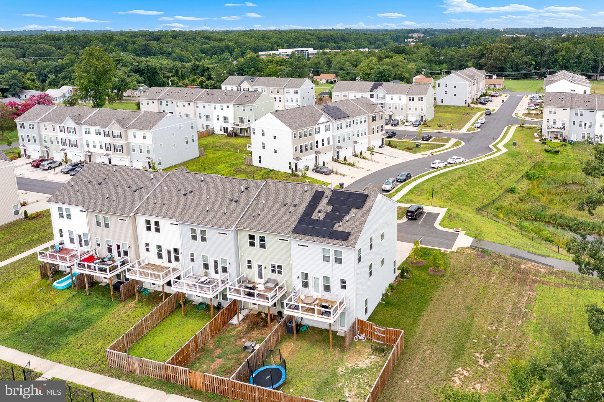 401 Snowberry Ln