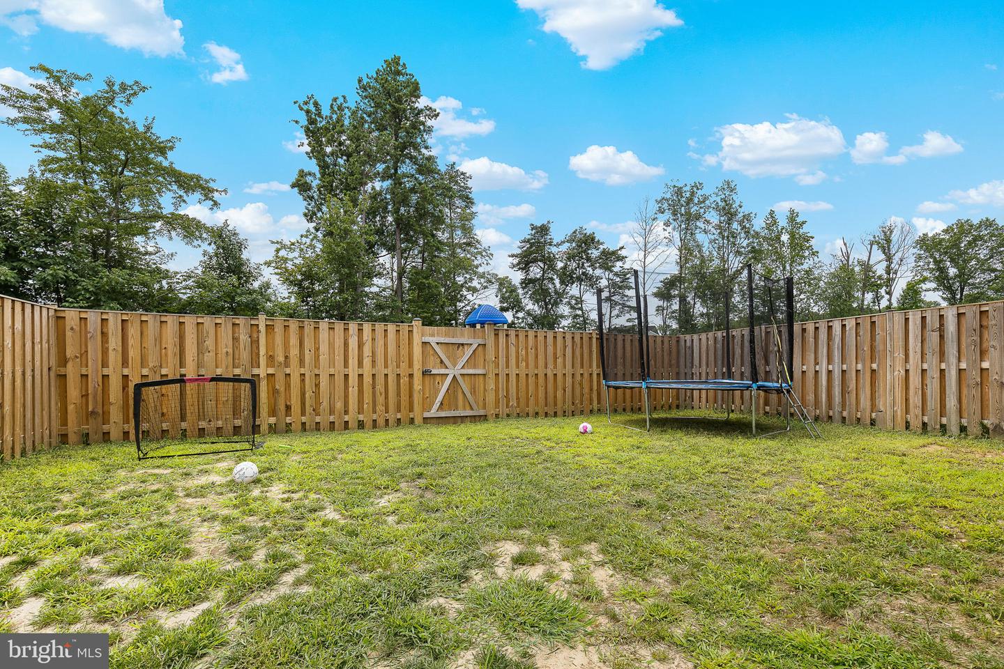401 Snowberry Ln