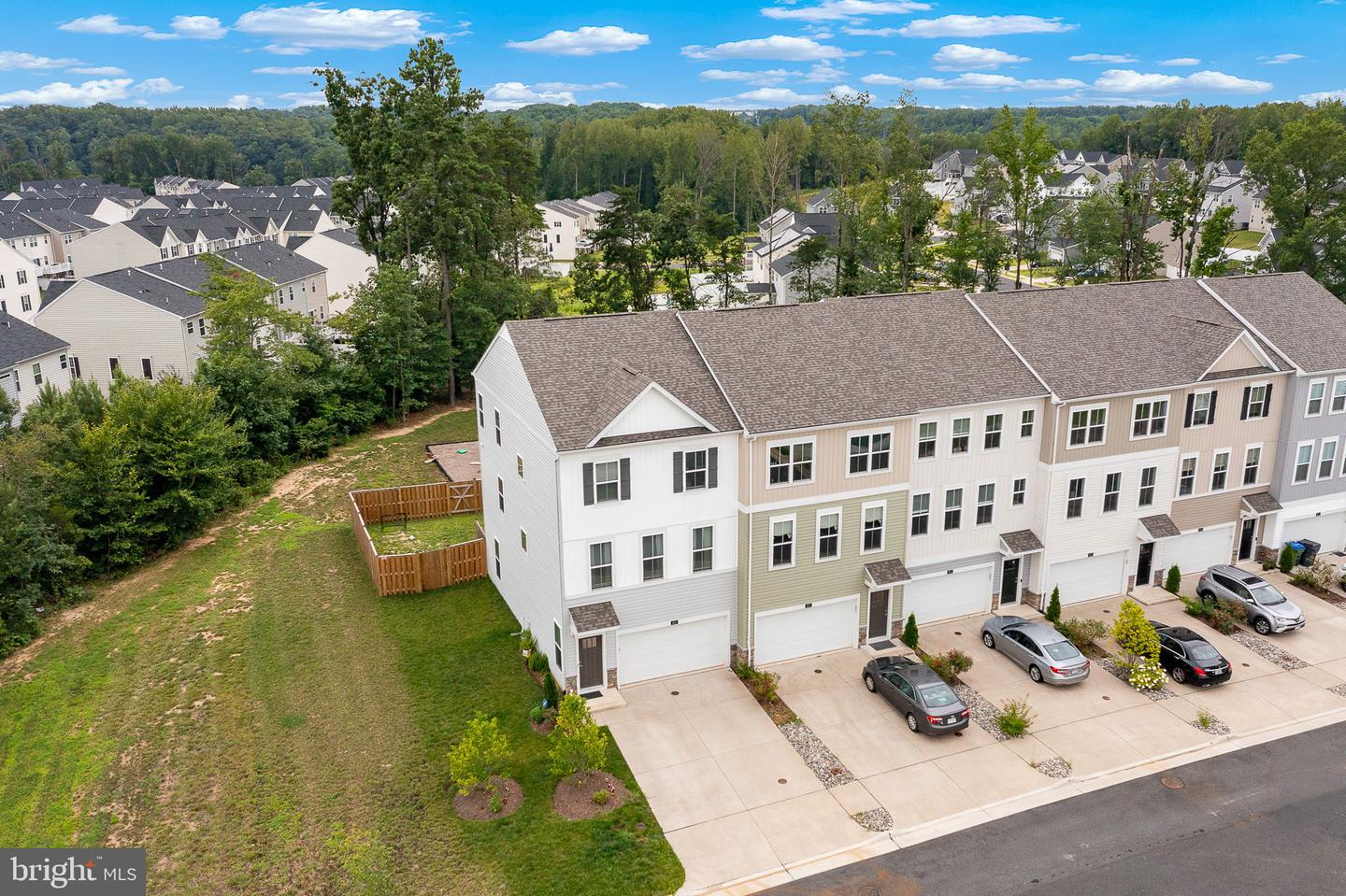 401 Snowberry Ln