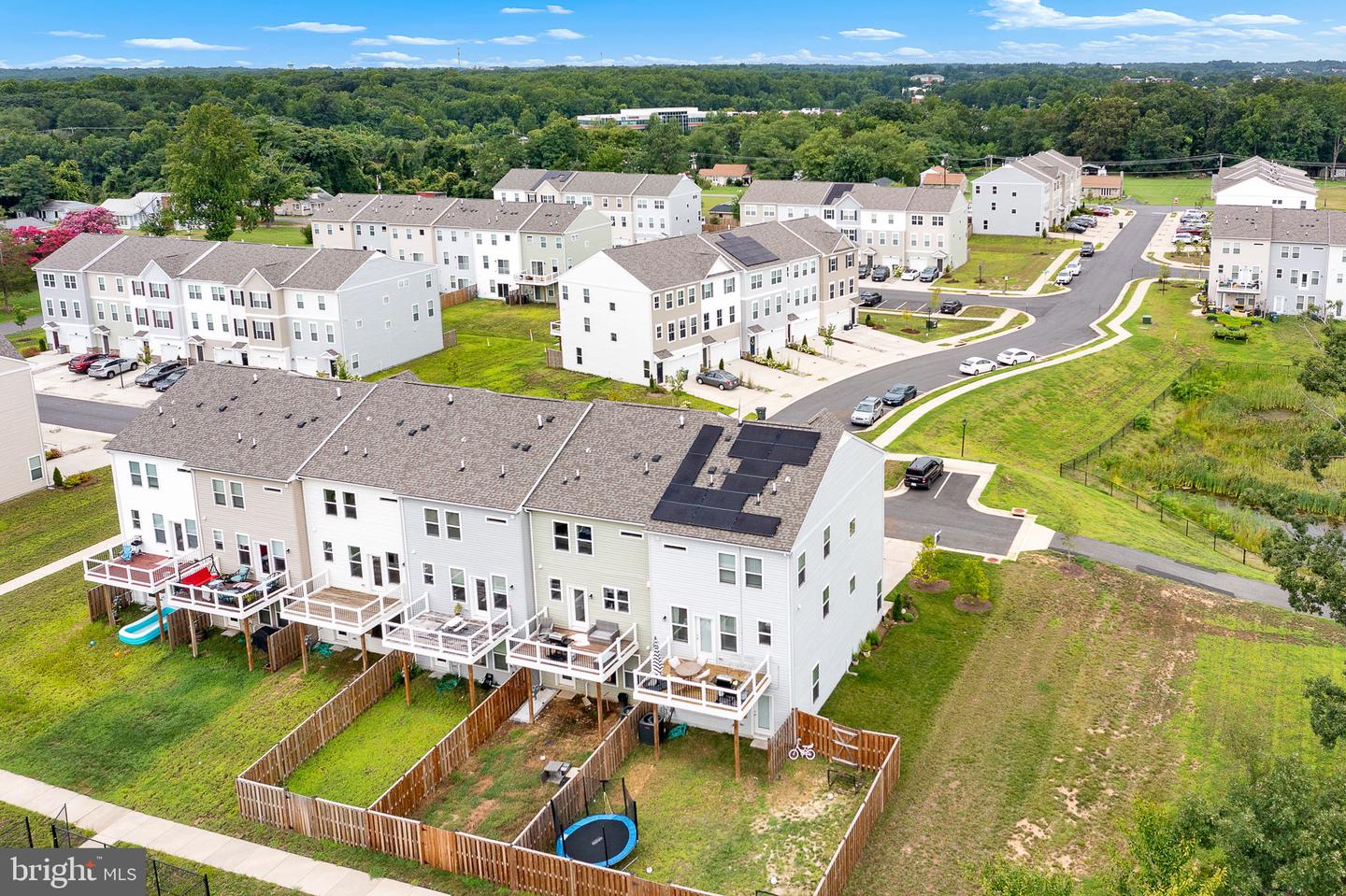 401 Snowberry Ln