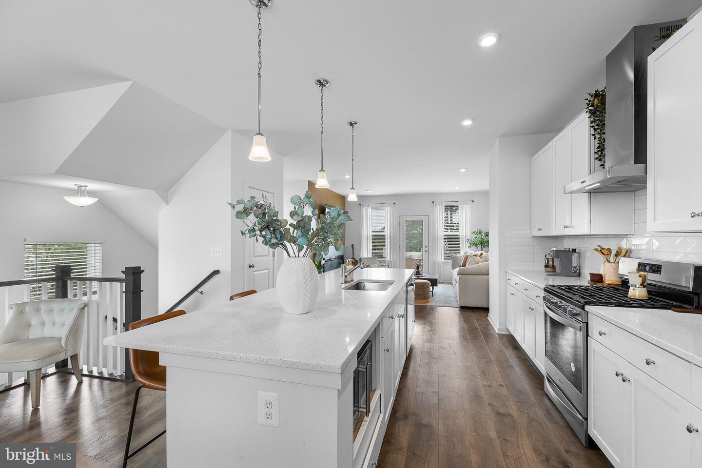 401 Snowberry Ln