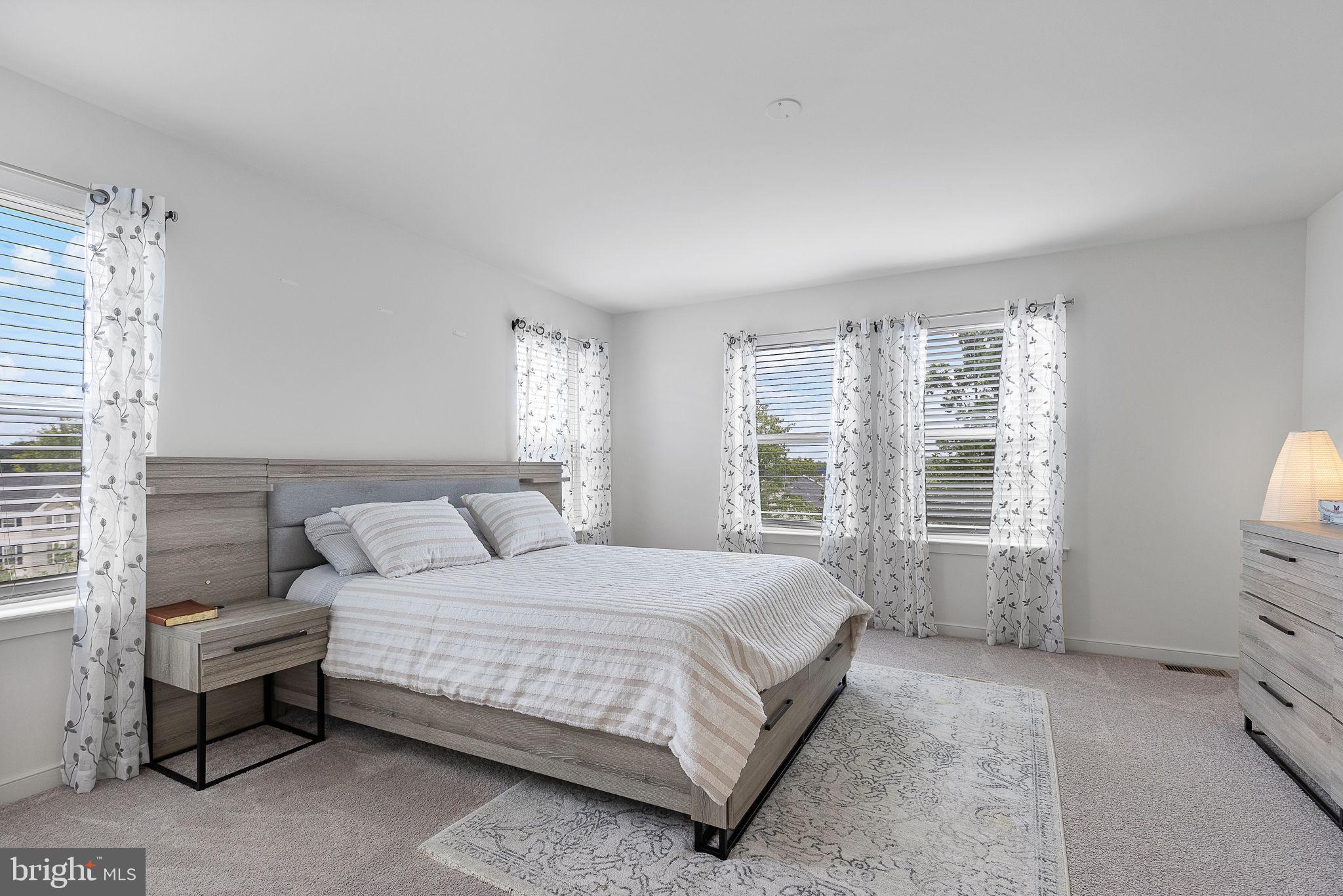 401 Snowberry Ln