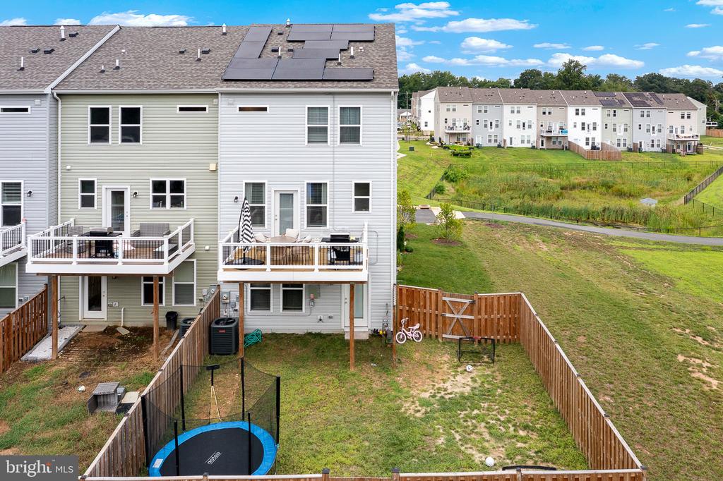 401 Snowberry Ln