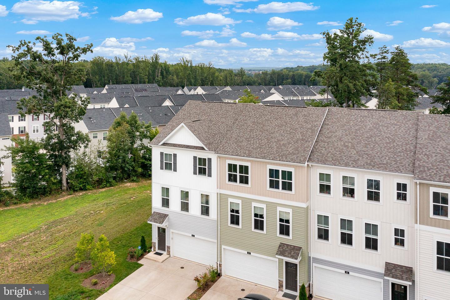 401 Snowberry Ln