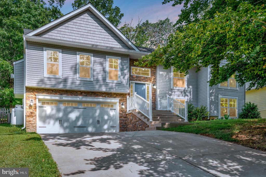1004 Aquia Dr