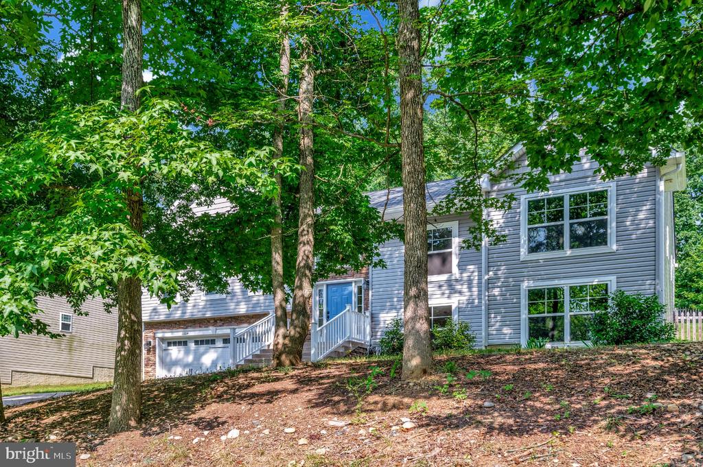 1004 Aquia Dr
