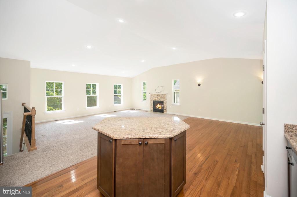 1004 Aquia Dr