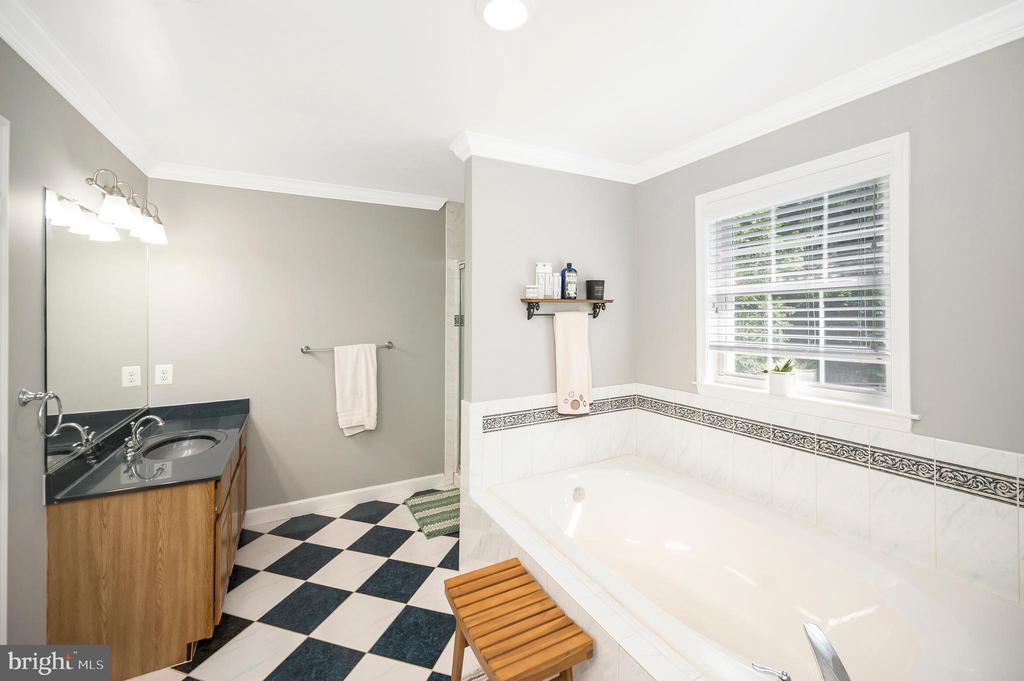 8 WILDERNESS CT