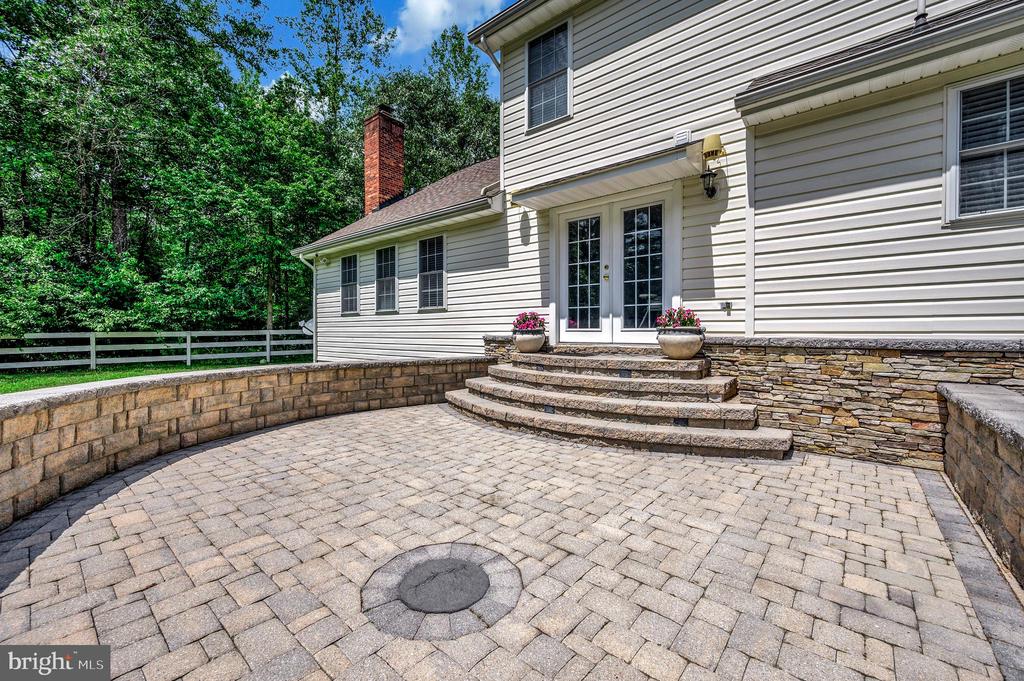 8 WILDERNESS CT