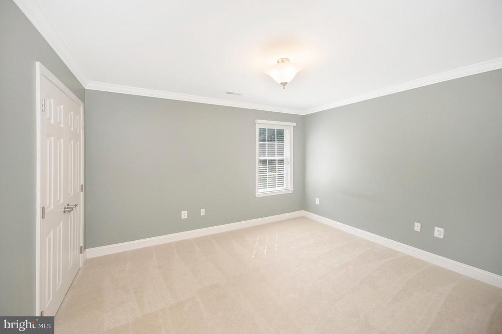 8 WILDERNESS CT