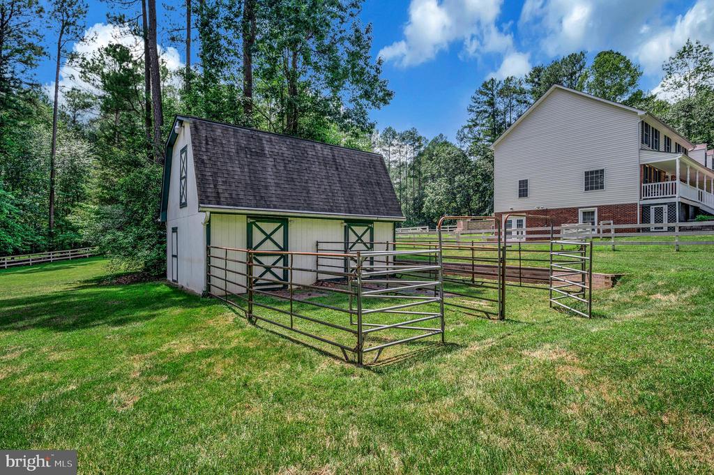 8 WILDERNESS CT
