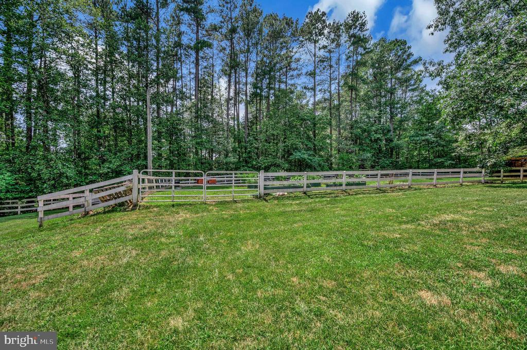 8 WILDERNESS CT