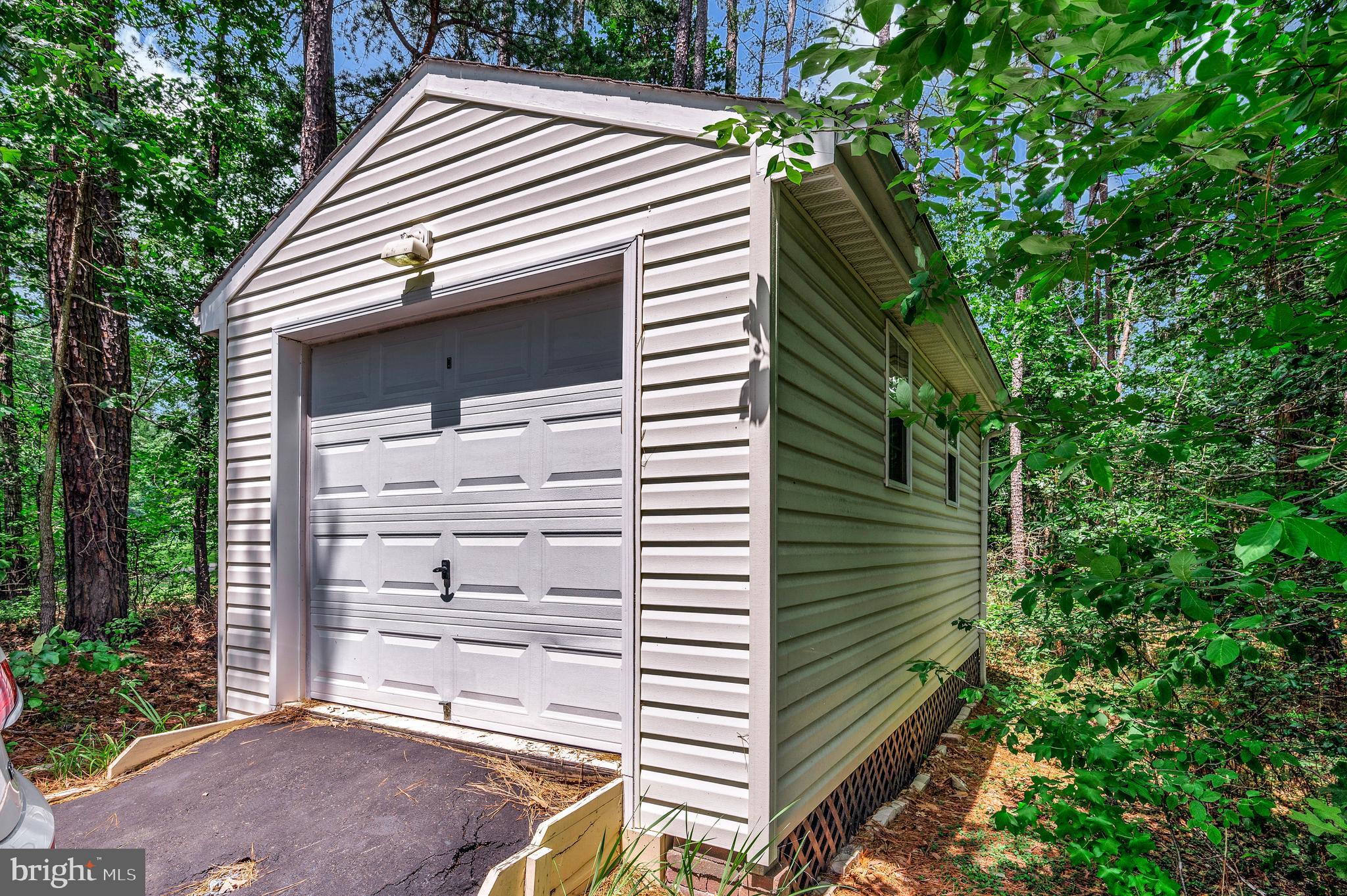 8 WILDERNESS CT