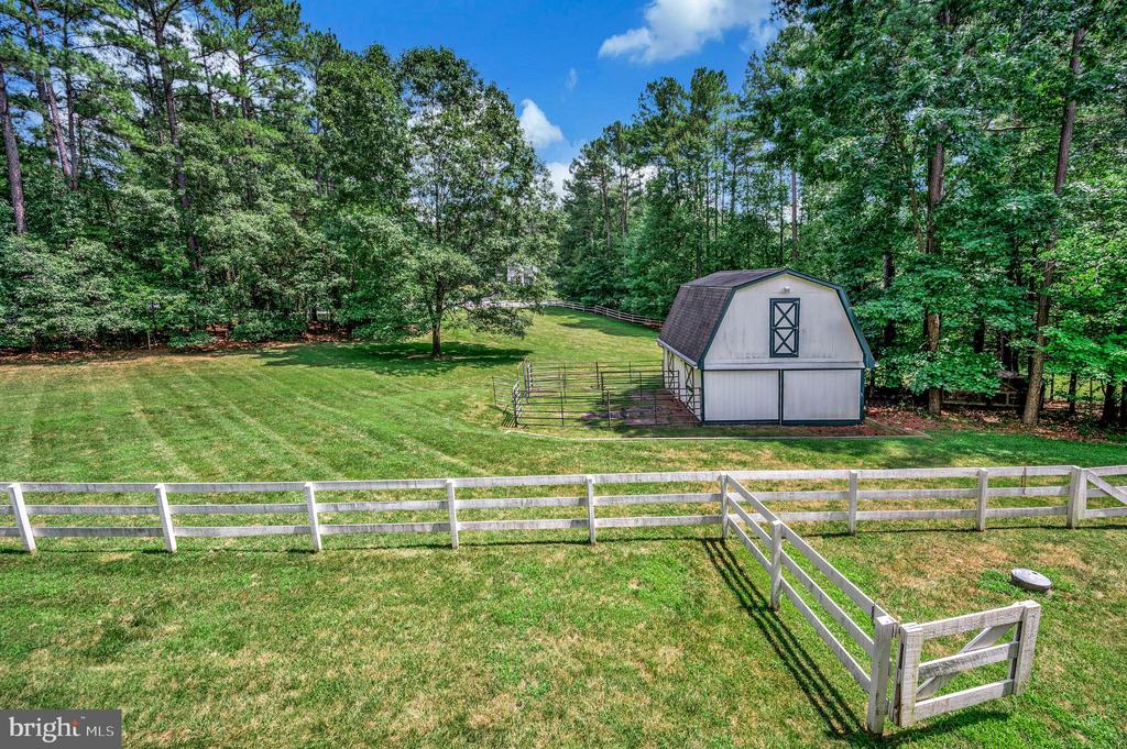 8 WILDERNESS CT