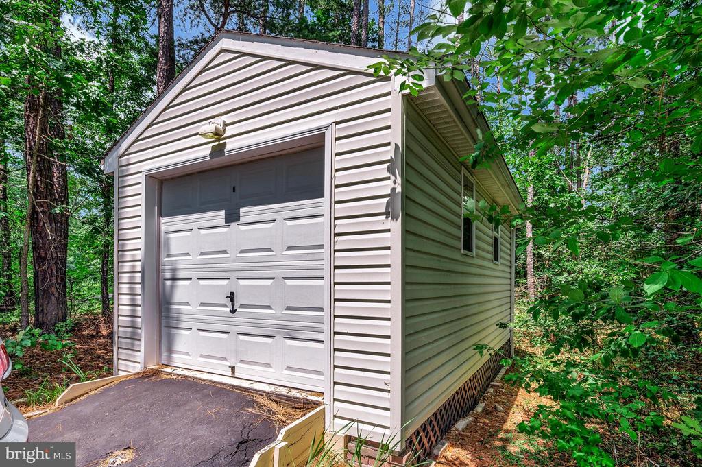 8 WILDERNESS CT