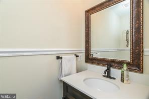 8 HALITE CT
