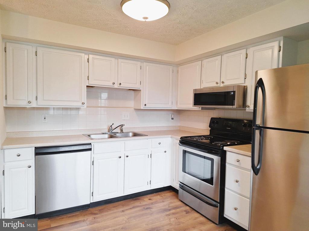505 CROSS RIDGE COURT