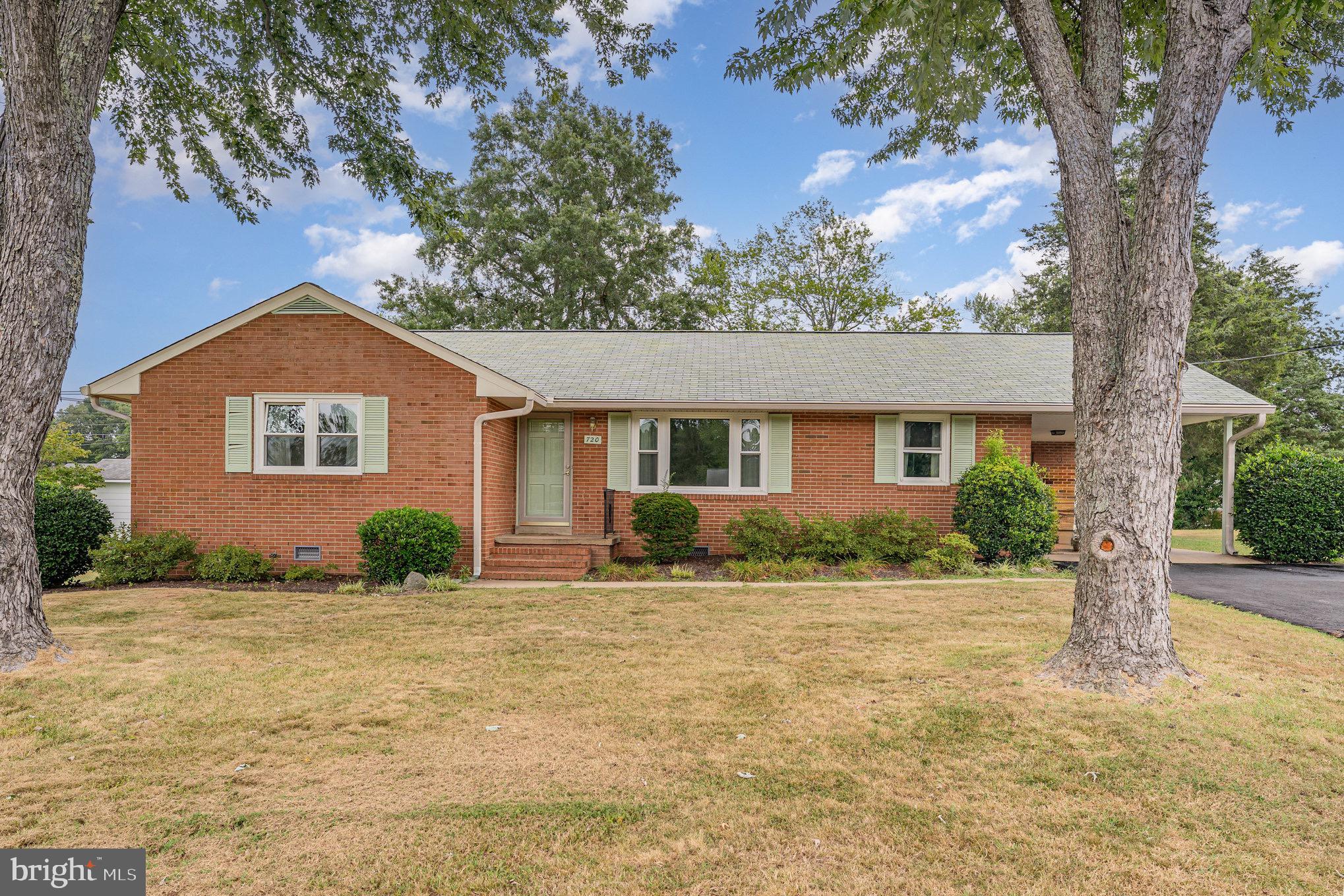 720 SPRING VALLEY DRIVE