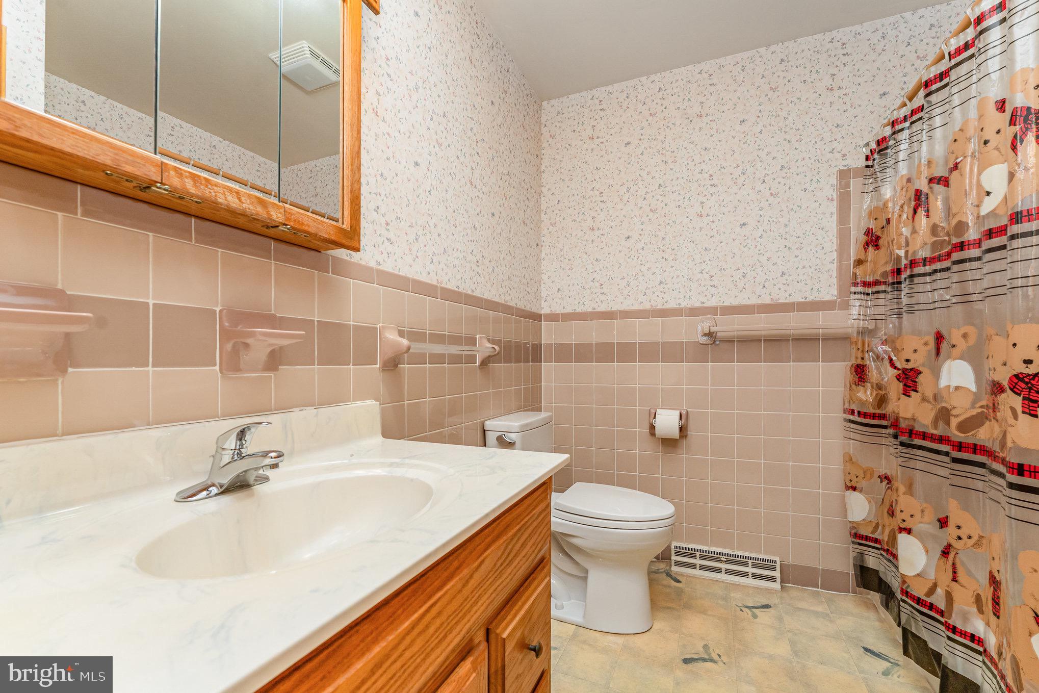 720 SPRING VALLEY DRIVE