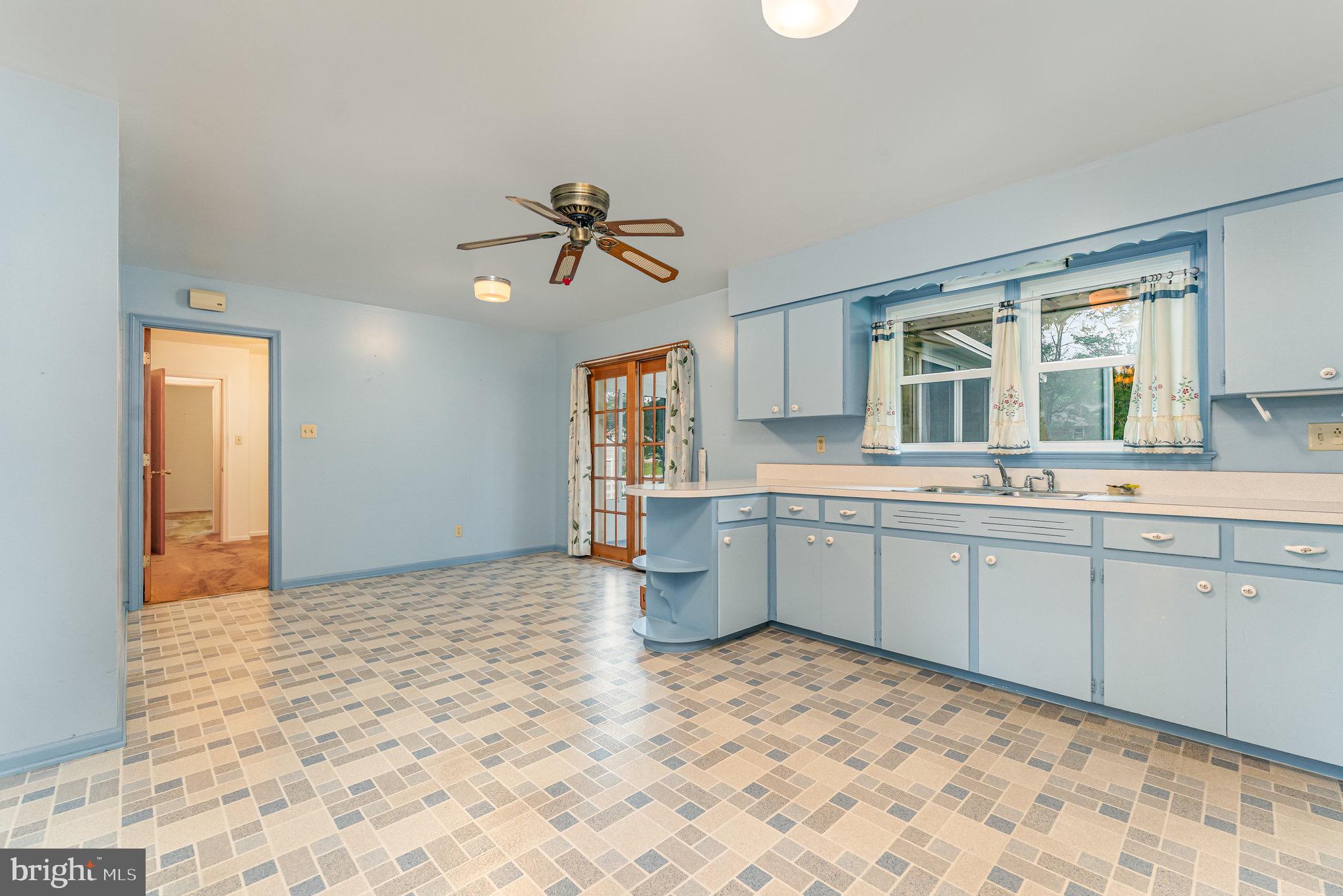 720 SPRING VALLEY DRIVE