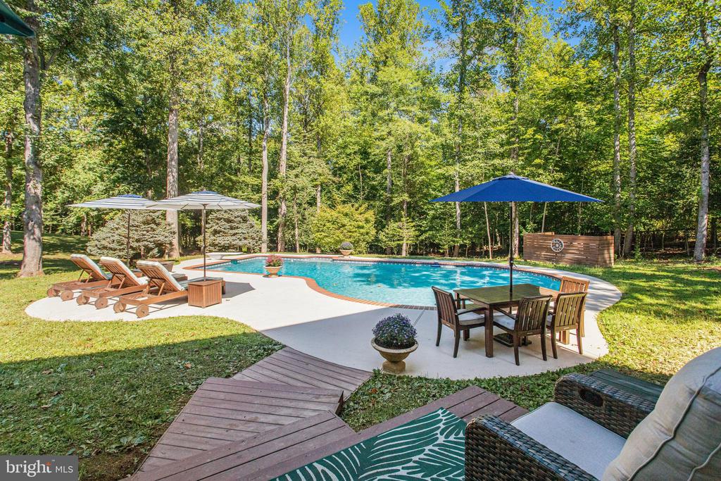 75 STONEWALL DRIVE