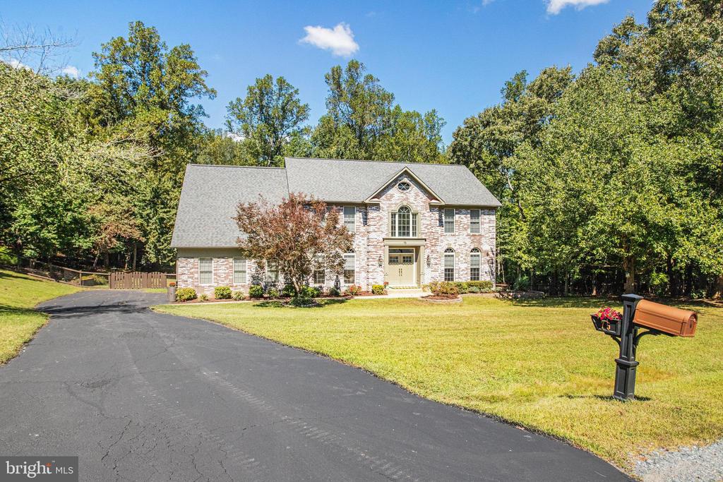 75 STONEWALL DRIVE