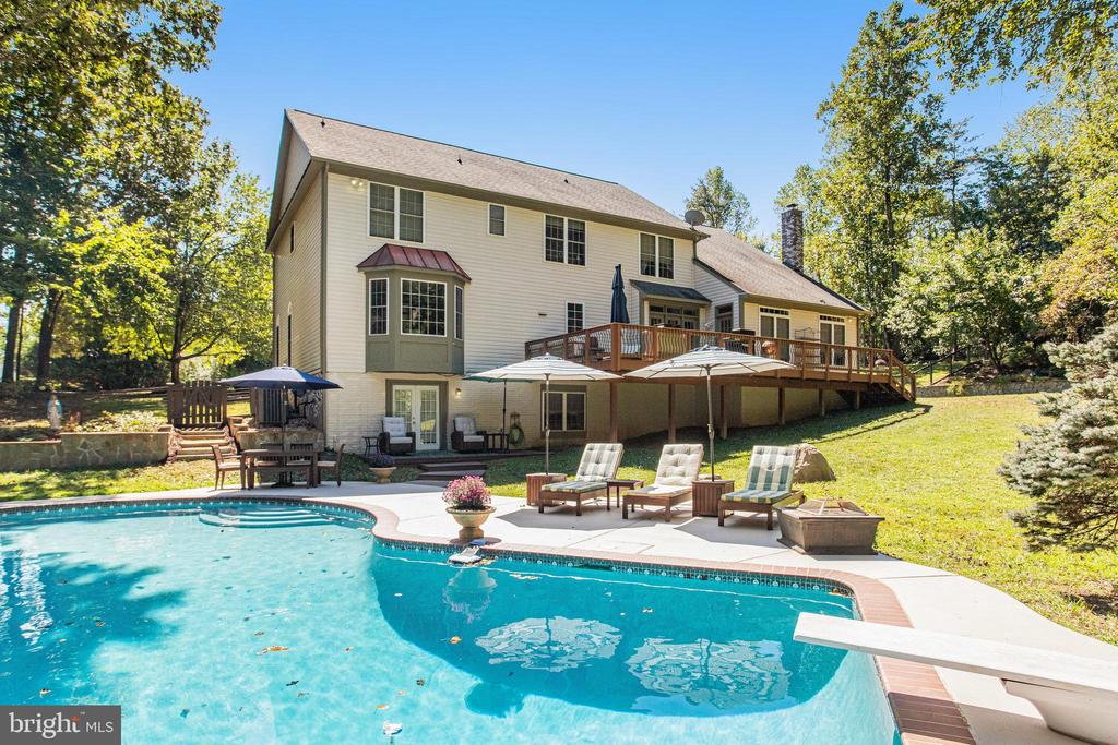 75 STONEWALL DRIVE