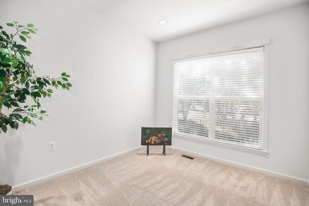 71 HARBORTON LANE 19-1
