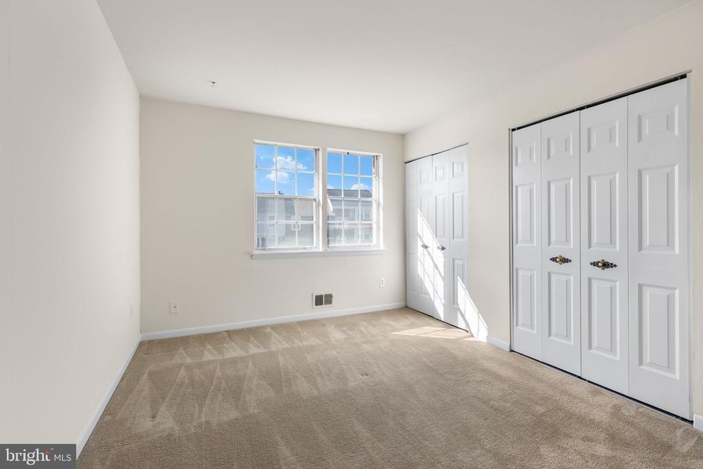 1102 JAMES MADISON CIRCLE