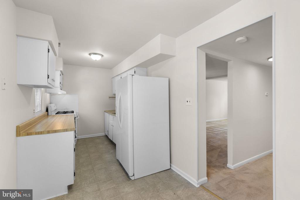 1102 JAMES MADISON CIRCLE