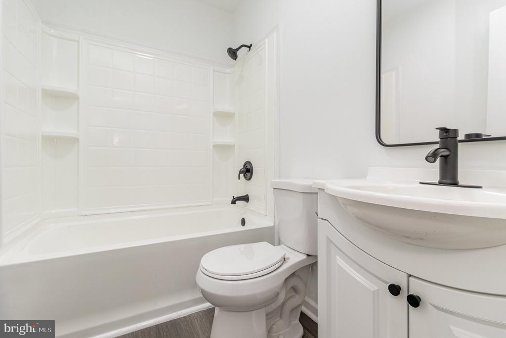 225 OVERLOOK COURT