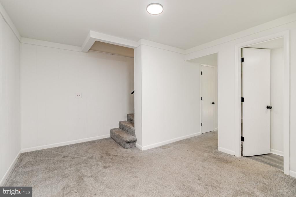 225 OVERLOOK COURT