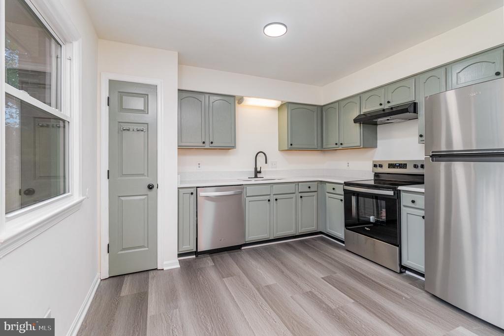 225 OVERLOOK COURT