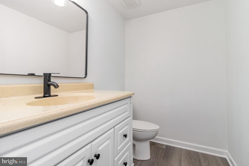 225 OVERLOOK COURT
